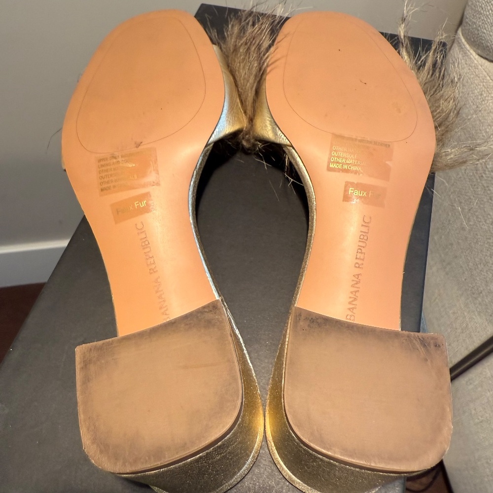 Banana Republic Faux Fur Mid-Heel Slide Size 8.5 - Picture 4 of 6